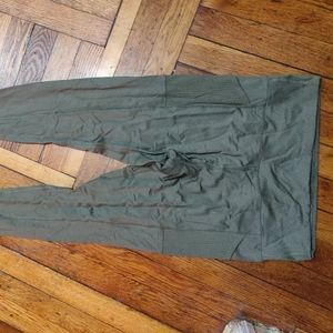 Green leggings with pockets